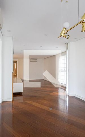 Apartamento para alugar com 190m², 3 quartos e 3 vagas Apartamento para alugar com 190m², 3 quartos e 3 vagasSala