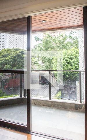 Apartamento para alugar com 190m², 3 quartos e 3 vagas Apartamento para alugar com 190m², 3 quartos e 3 vagasSacada