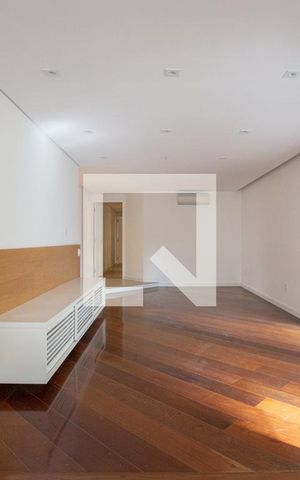 Apartamento para alugar com 190m², 3 quartos e 3 vagas Apartamento para alugar com 190m², 3 quartos e 3 vagasSala