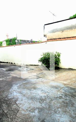 Casa para alugar com 135m², 4 quartos e 6 vagasÁrea comum - Quintal e Garagem