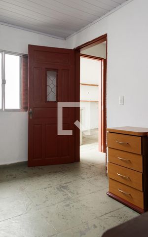 Casa à venda com 250m², 4 quartos e 3 vagas Casa à venda com 250m², 4 quartos e 3 vagasQuarto de Serviço
