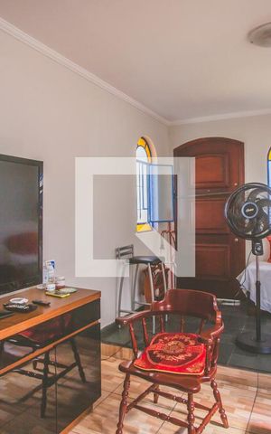 Casa à venda com 210m², 3 quartos e 3 vagas Casa à venda com 210m², 3 quartos e 3 vagasSala de Estar