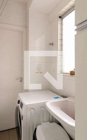 Apartamento à venda com 195m², 4 quartos e 3 vagas Apartamento à venda com 195m², 4 quartos e 3 vagasÁrea de serviço