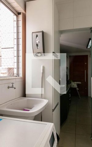 Apartamento à venda com 195m², 4 quartos e 3 vagas Apartamento à venda com 195m², 4 quartos e 3 vagasÁrea de serviço