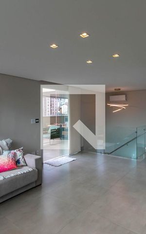Apartamento à venda com 195m², 4 quartos e 3 vagas Apartamento à venda com 195m², 4 quartos e 3 vagasSala de Tv