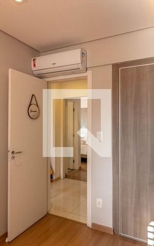 Apartamento à venda com 195m², 4 quartos e 3 vagas Apartamento à venda com 195m², 4 quartos e 3 vagasQuarto 2