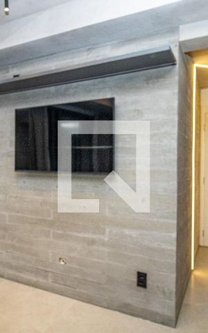 Apartamento à venda com 38m², 1 quarto e sem vaga Apartamento à venda com 38m², 1 quarto e sem vagaSala, entrada e TV