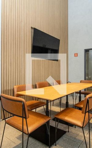 Apartamento à venda com 38m², 1 quarto e sem vaga Apartamento à venda com 38m², 1 quarto e sem vagaÁrea comum - Salão de festas, mesa comunitária e TV