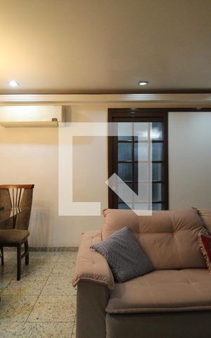 Apartamento à venda com 95m², 3 quartos e 1 vaga Apartamento à venda com 95m², 3 quartos e 1 vagaSala