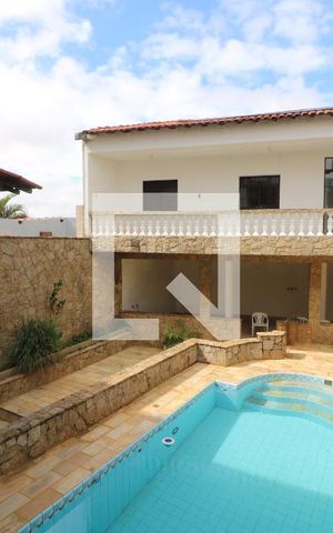 Casa à venda com 650m², 3 quartos e 6 vagasPiscina