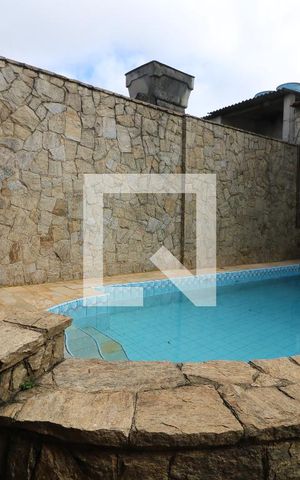 Casa à venda com 650m², 3 quartos e 6 vagasPiscina