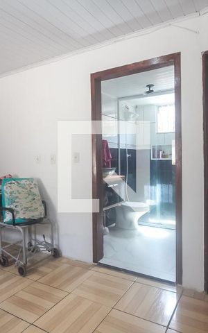 Casa à venda com 95m², 3 quartos e 2 vagas Casa à venda com 95m², 3 quartos e 2 vagasSala