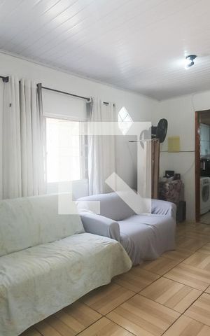 Casa à venda com 95m², 3 quartos e 2 vagas Casa à venda com 95m², 3 quartos e 2 vagasSala
