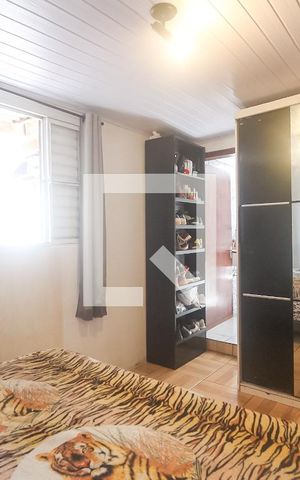 Casa à venda com 95m², 3 quartos e 2 vagas Casa à venda com 95m², 3 quartos e 2 vagasSuite