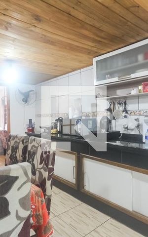 Casa à venda com 95m², 3 quartos e 2 vagas Casa à venda com 95m², 3 quartos e 2 vagasCozinha