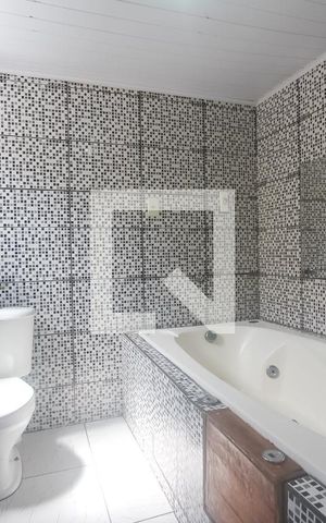 Casa à venda com 95m², 3 quartos e 2 vagas Casa à venda com 95m², 3 quartos e 2 vagasBanheiro suite