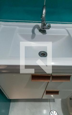 Casa para alugar com 86m², 2 quartos e 1 vaga Casa para alugar com 86m², 2 quartos e 1 vagaBanheiro