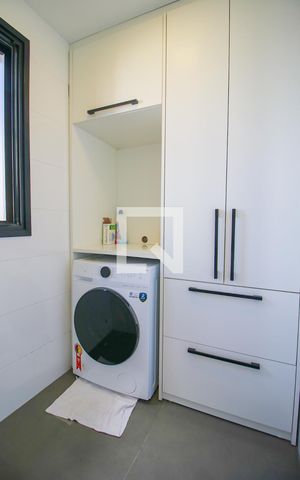 Apartamento à venda com 162m², 3 quartos e 3 vagas Apartamento à venda com 162m², 3 quartos e 3 vagasÁrea de serviço