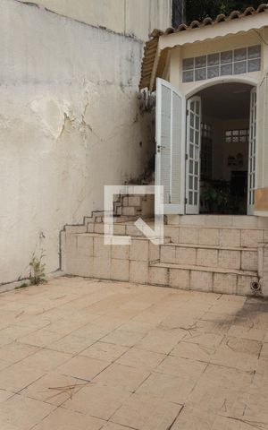 Casa à venda com 280m², 3 quartos e 2 vagas Casa à venda com 280m², 3 quartos e 2 vagasQuintal