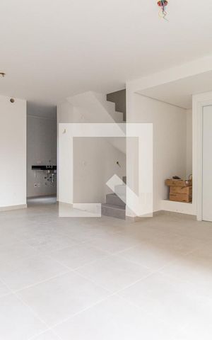 Casa de condomínio à venda com 170m², 3 quartos e 2 vagas Casa de condomínio à venda com 170m², 3 quartos e 2 vagasSala
