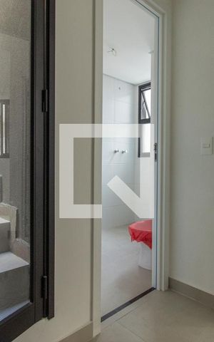 Casa de condomínio à venda com 170m², 3 quartos e 2 vagas Casa de condomínio à venda com 170m², 3 quartos e 2 vagasCorredor