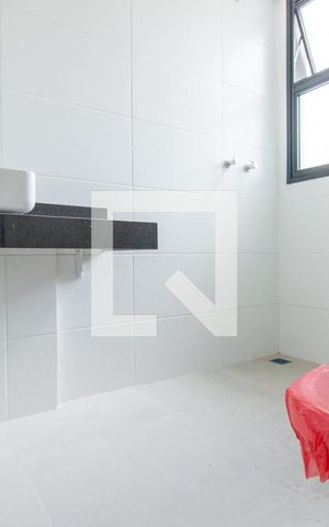Casa de condomínio à venda com 170m², 3 quartos e 2 vagas Casa de condomínio à venda com 170m², 3 quartos e 2 vagasBanheiro