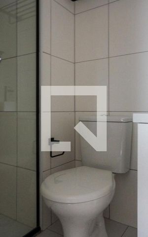 Apartamento à venda com 45m², 2 quartos e 1 vaga Apartamento à venda com 45m², 2 quartos e 1 vagaBanheiro