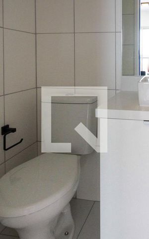 Apartamento à venda com 45m², 2 quartos e 1 vaga Apartamento à venda com 45m², 2 quartos e 1 vagaBanheiro