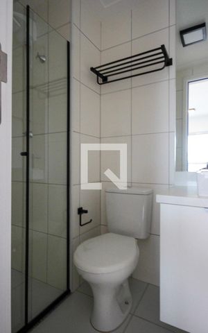 Apartamento à venda com 45m², 2 quartos e 1 vaga Apartamento à venda com 45m², 2 quartos e 1 vagaBanheiro