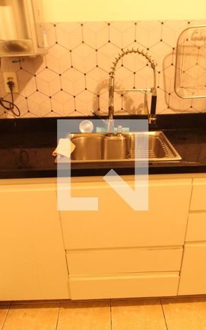 Apartamento para alugar com 65m², 2 quartos e 1 vagaCozinha - Armários