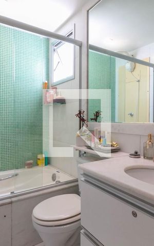 Apartamento à venda com 142m², 3 quartos e 3 vagas Apartamento à venda com 142m², 3 quartos e 3 vagasBanheiro da Suíte 2