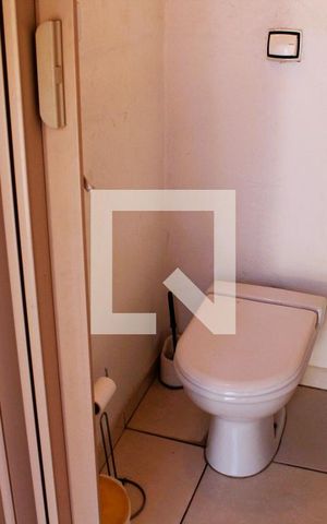 Casa à venda com 200m², 4 quartos e 1 vagaBanheiro de serviço