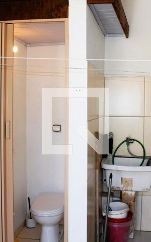 Casa à venda com 200m², 4 quartos e 1 vagaBanheiro de serviço