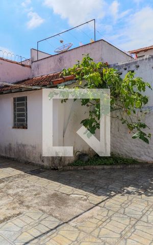 Casa à venda com 240m², 3 quartos e 3 vagas Casa à venda com 240m², 3 quartos e 3 vagasQuintal