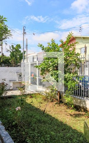 Casa à venda com 240m², 3 quartos e 3 vagas Casa à venda com 240m², 3 quartos e 3 vagasJardim