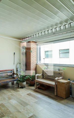 Casa à venda com 250m², 3 quartos e 4 vagas Casa à venda com 250m², 3 quartos e 4 vagasÁrea de Serviço