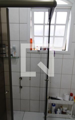 Casa à venda com 200m², 4 quartos e 3 vagasBanheiro 2