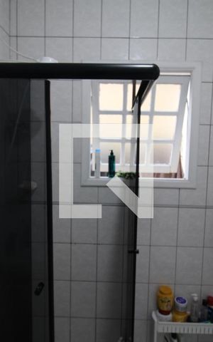 Casa à venda com 200m², 4 quartos e 3 vagasBanheiro 1