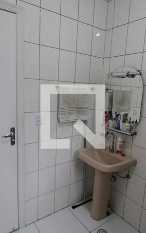 Casa à venda com 200m², 4 quartos e 3 vagasBanheiro 2