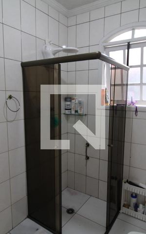 Casa à venda com 200m², 4 quartos e 3 vagasBanheiro 2