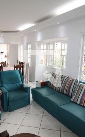 Casa à venda com 200m², 4 quartos e 3 vagasSala