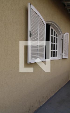 Casa à venda com 200m², 4 quartos e 3 vagasÁrea Comum