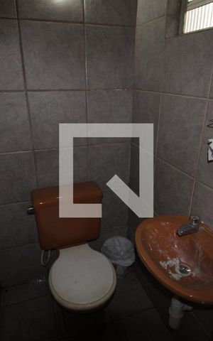 Casa à venda com 200m², 4 quartos e 3 vagasBanheiro de Serviço