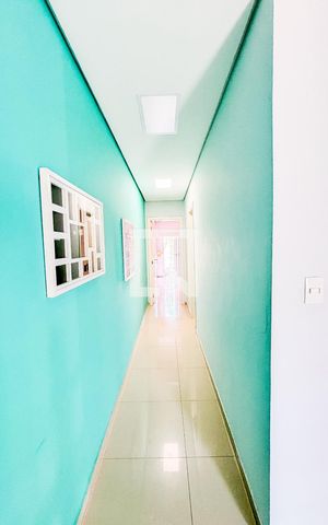 Casa à venda com 225m², 3 quartos e 5 vagas Casa à venda com 225m², 3 quartos e 5 vagasCorredor