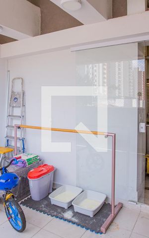 Apartamento à venda com 150m², 2 quartos e 3 vagas Apartamento à venda com 150m², 2 quartos e 3 vagasAREA DE SERVIÇO