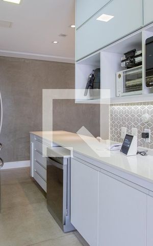Apartamento à venda com 150m², 2 quartos e 3 vagas Apartamento à venda com 150m², 2 quartos e 3 vagasCOZINHA