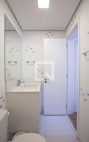 Apartamento à venda com 150m², 2 quartos e 3 vagas Apartamento à venda com 150m², 2 quartos e 3 vagasBANHEIRO SUITE 2