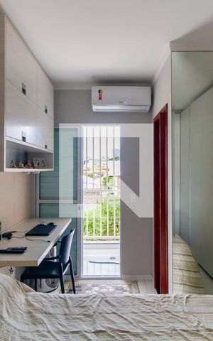 Casa à venda com 150m², 3 quartos e 2 vagas Casa à venda com 150m², 3 quartos e 2 vagasSuíte