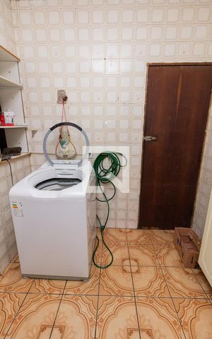 Casa à venda com 300m², 5 quartos e 3 vagas Casa à venda com 300m², 5 quartos e 3 vagasÁrea de Serviço