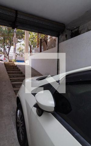 Casa à venda com 300m², 5 quartos e 3 vagas Casa à venda com 300m², 5 quartos e 3 vagasGaragem